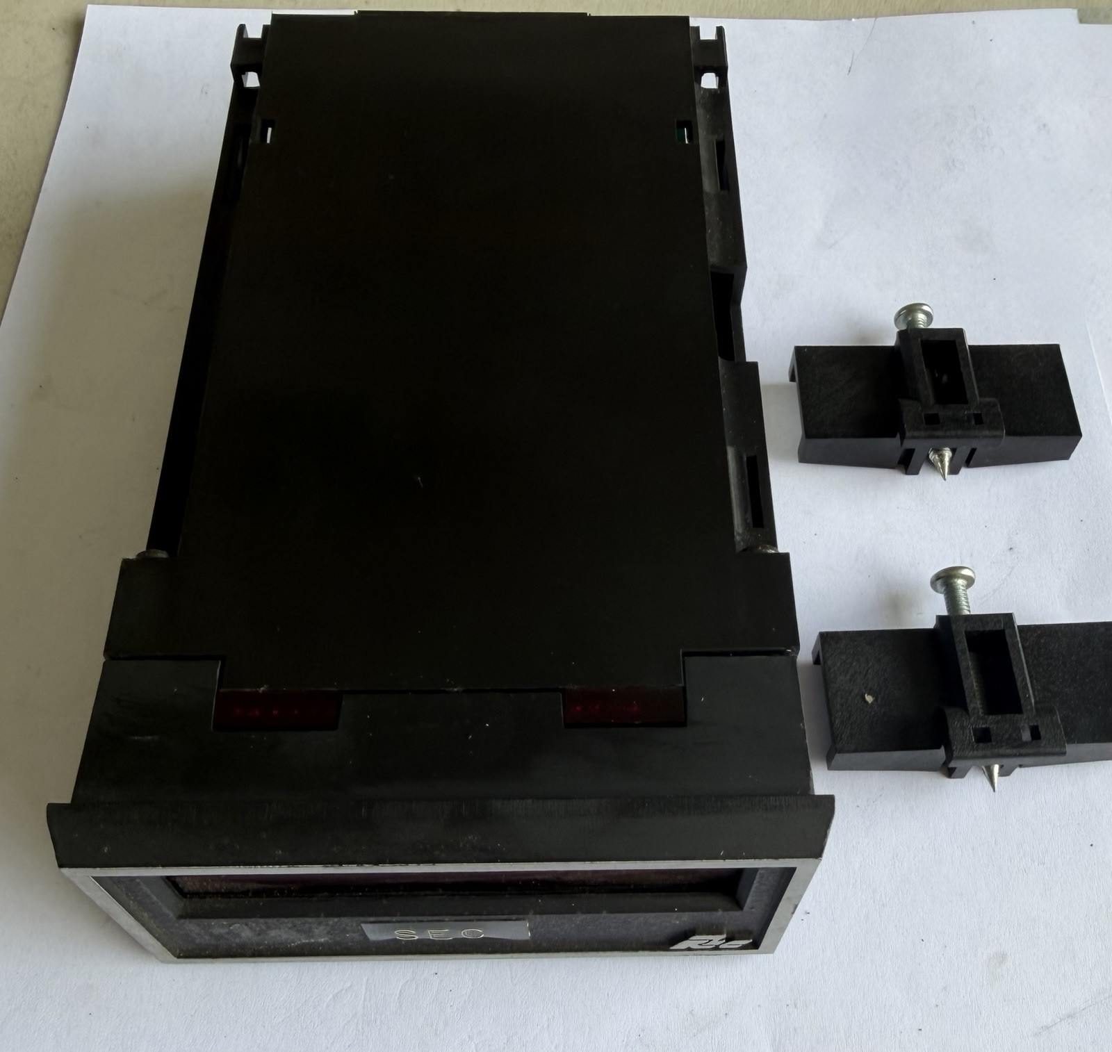 Red Lion APLCK000 Digital Panel Meter With Brackets