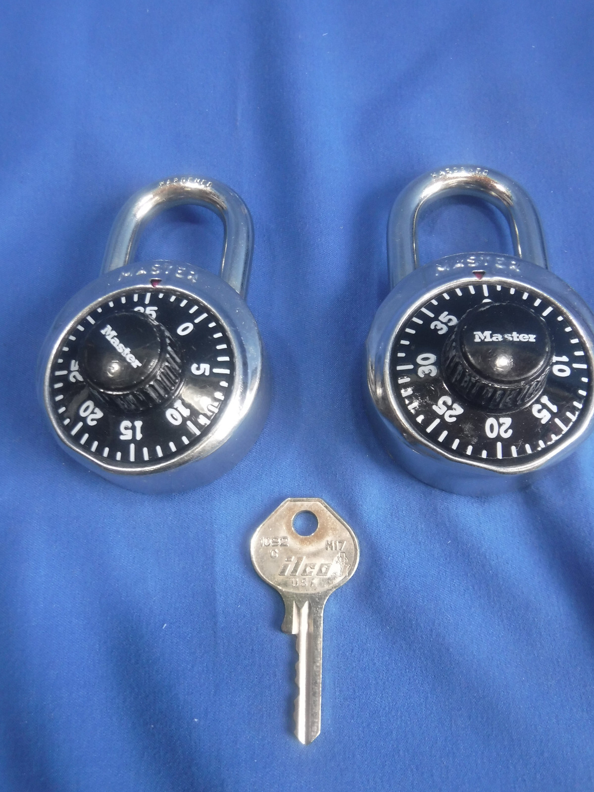 TWO Master Locks PRE-OWNED/USED Combination Black Padlocks 1525 Lock  With Key!