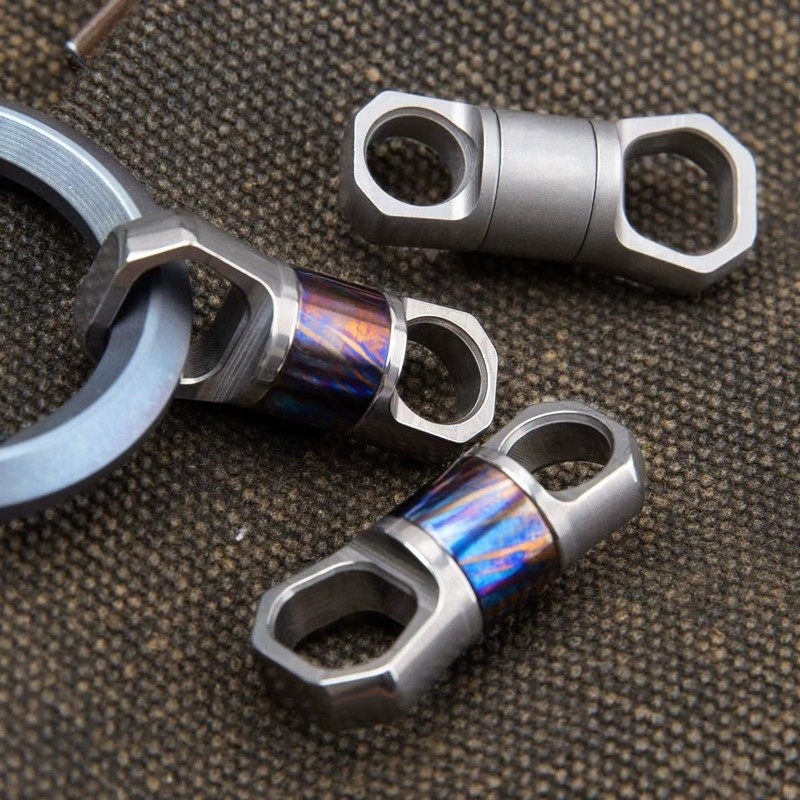 Titanium Car Key Hoop Ring Flexible Rotation 360° Portable EDC Keychain Buckle