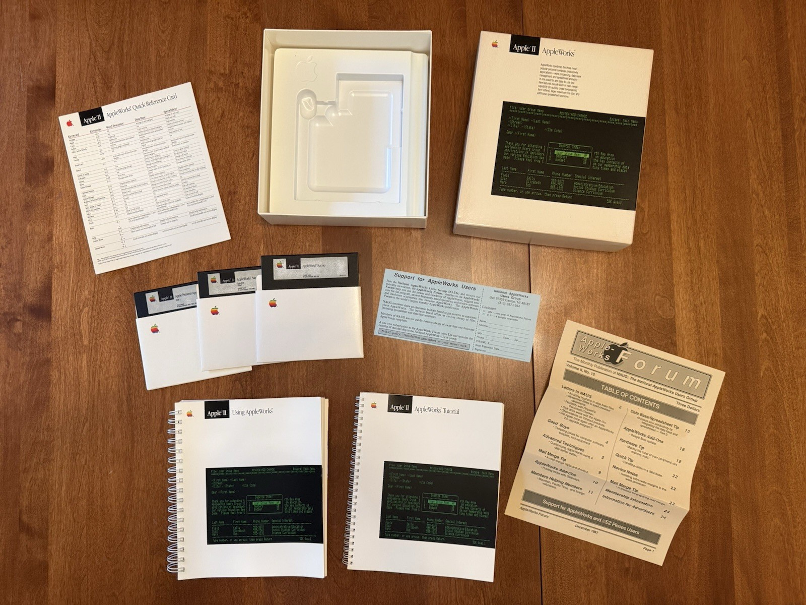 Apple II AppleWorks A2D4501/A. Macintosh Vintage Software w Packaging Great Cond