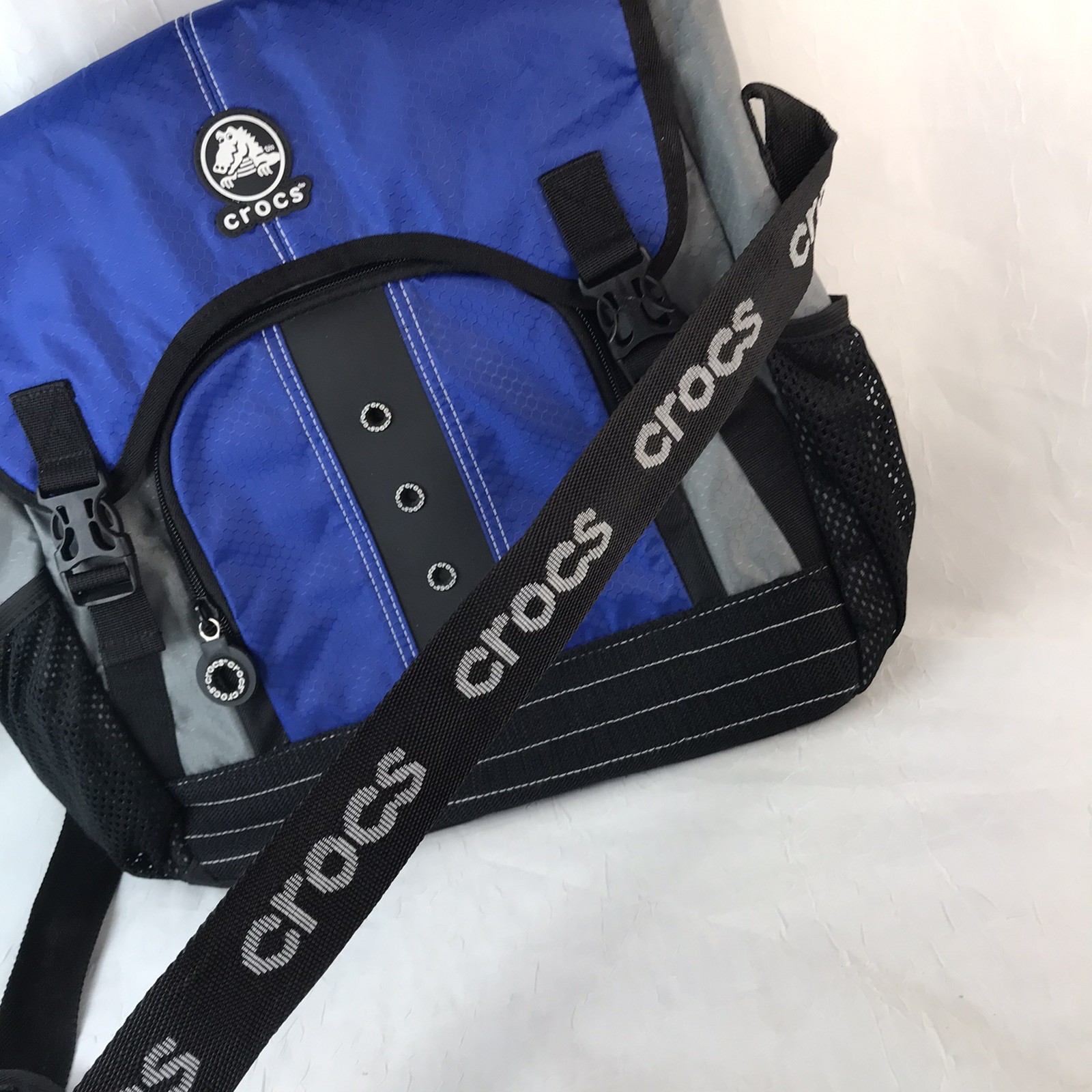 CROCS Computer Messenger Laptop Tablet Travel Bag Adjustable Strap Blue Nylon