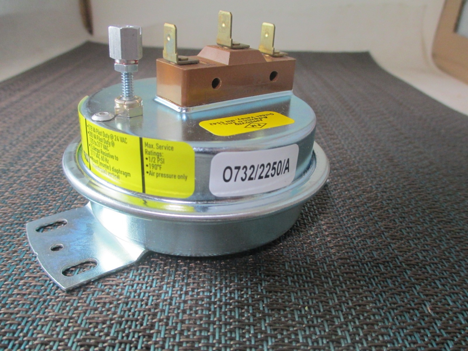 Honeywell AP4094 Pressure Switch NEW! .17-5" Adjustable