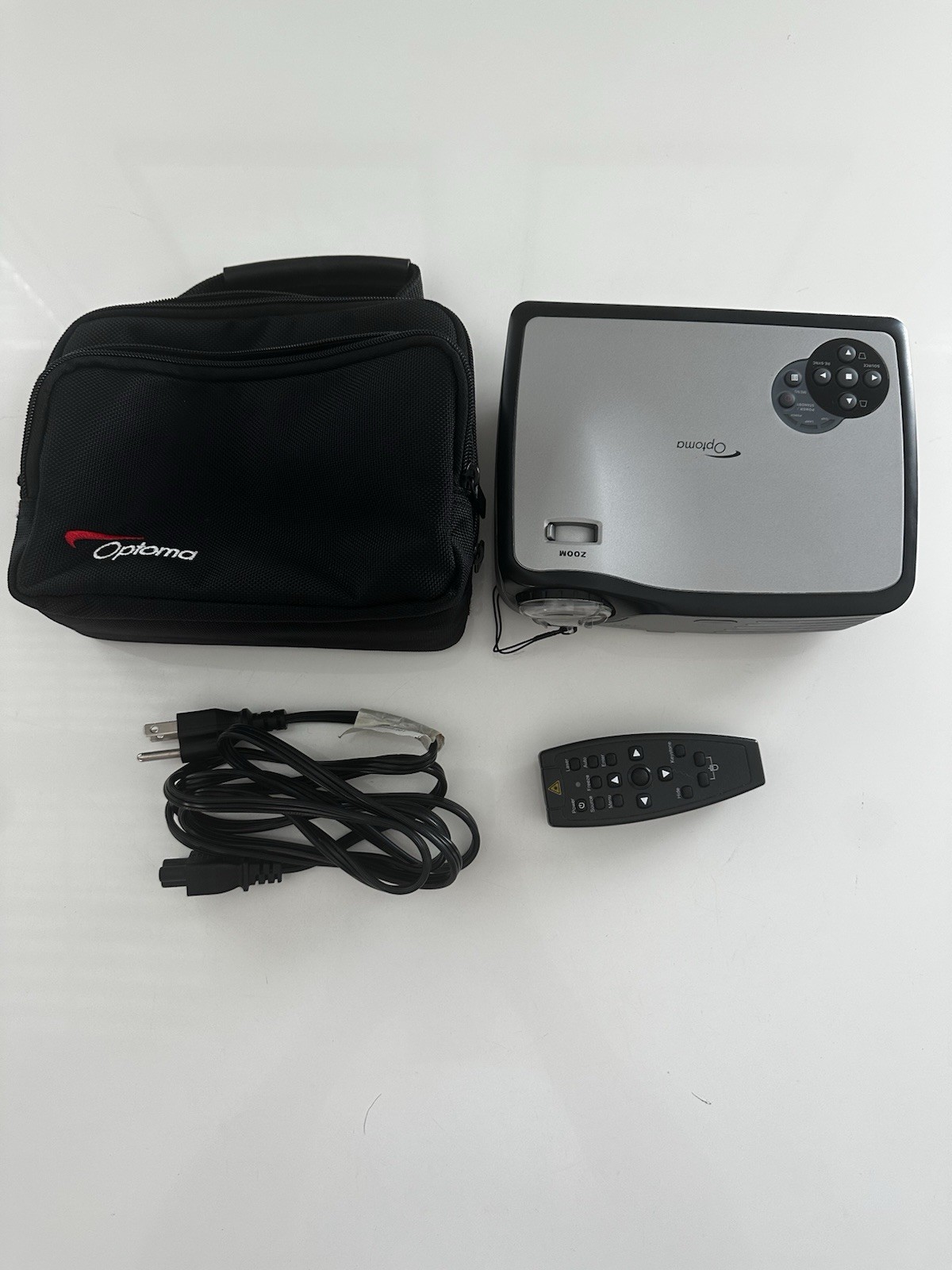 Optoma Portable DLP Projector EP-729 with Cords and Case