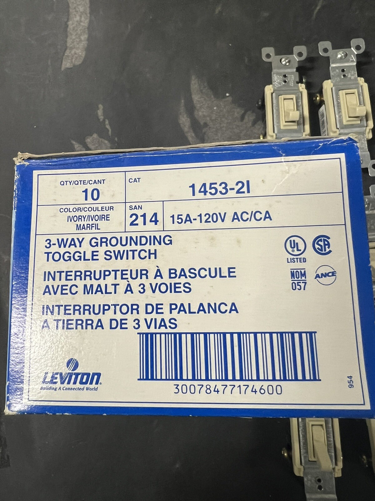 Leviton 1453-21 15A/120V 3-Way Toggle Grounding Switch Ivory Lot of 18