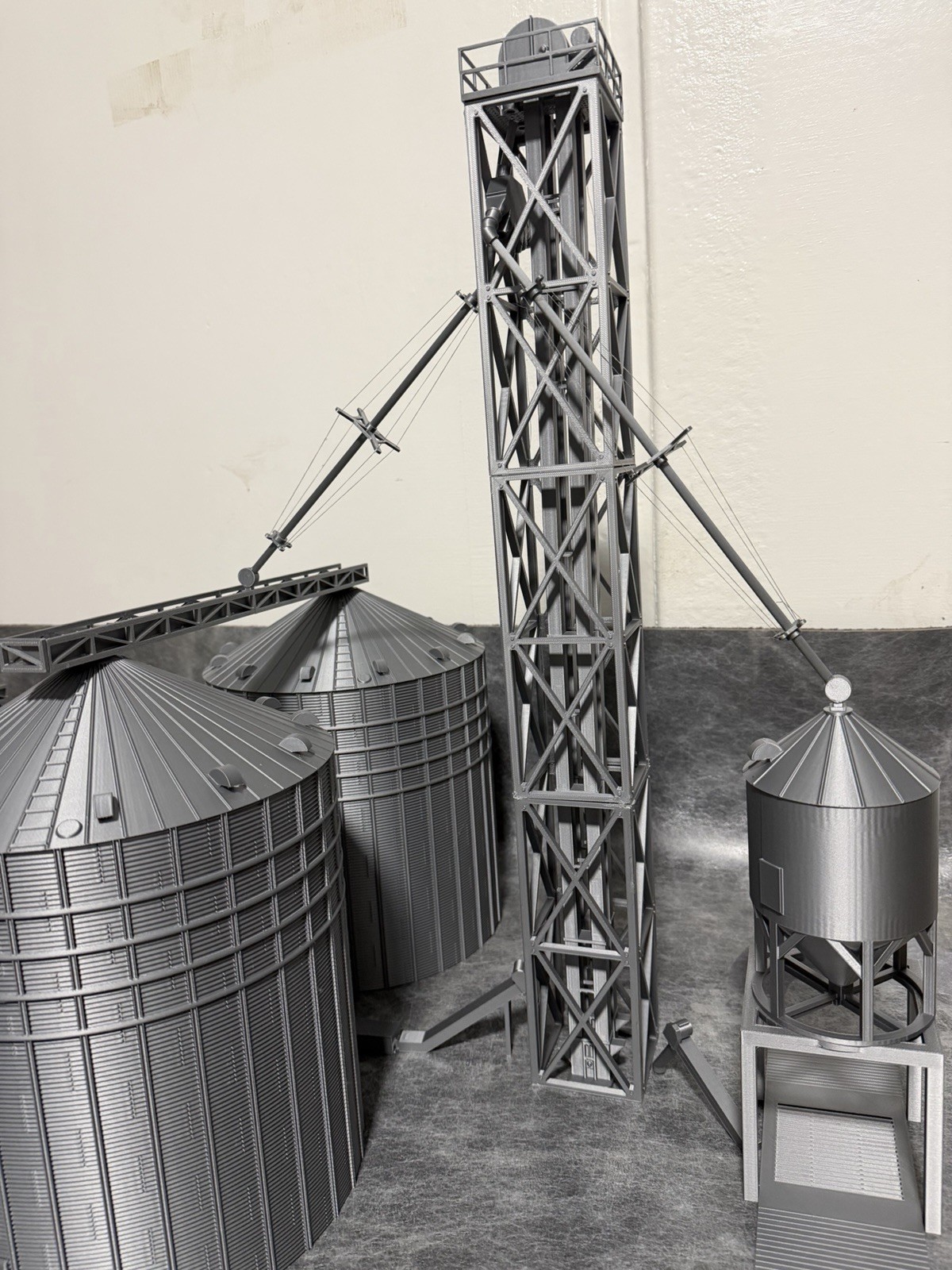 1/64 Dual Grain Elevator Leg W/Cage
