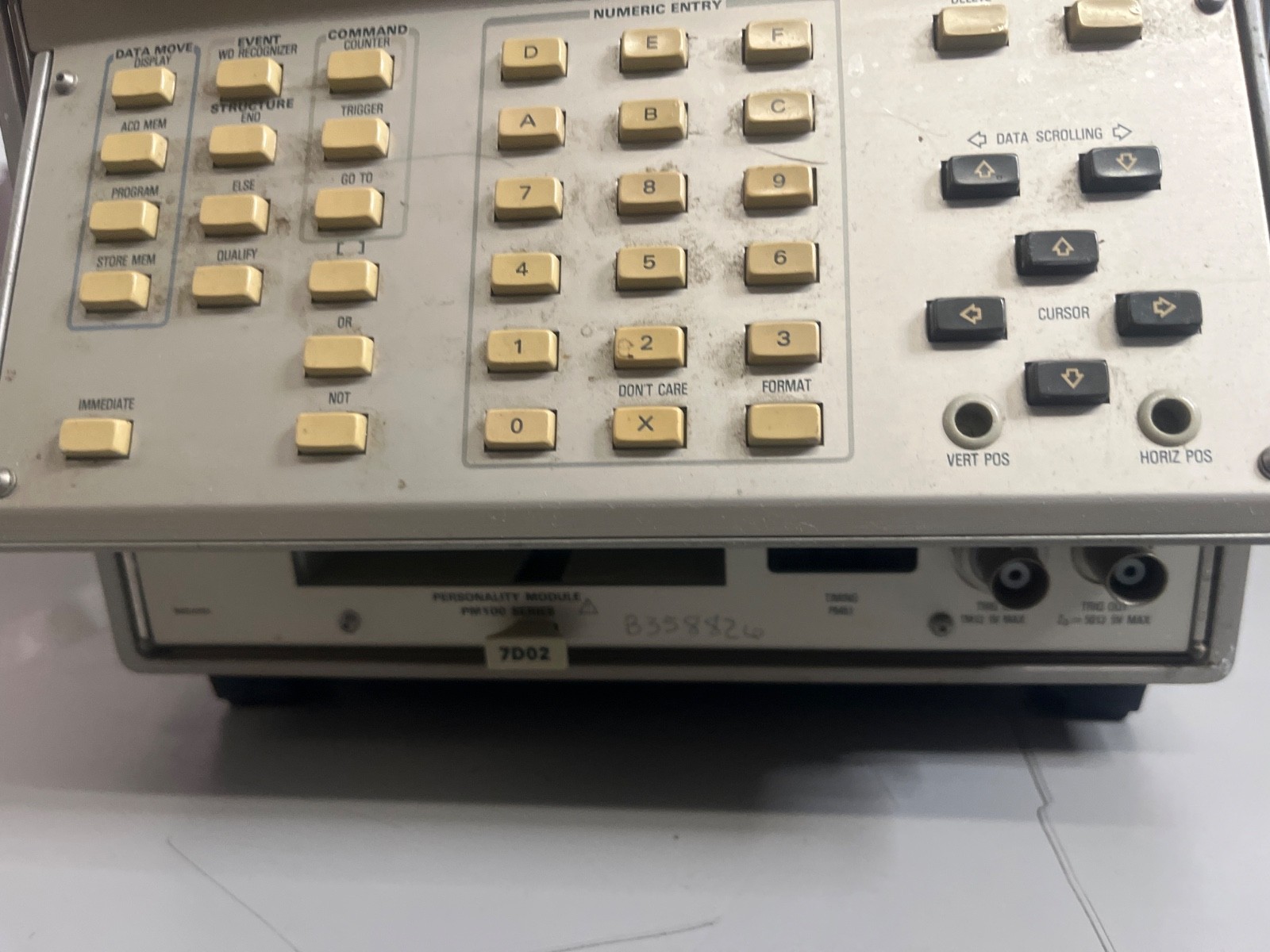 Tektronix 7603 Oscilloscope Mainframe w/ 7D02 Logic Analyzer Module
