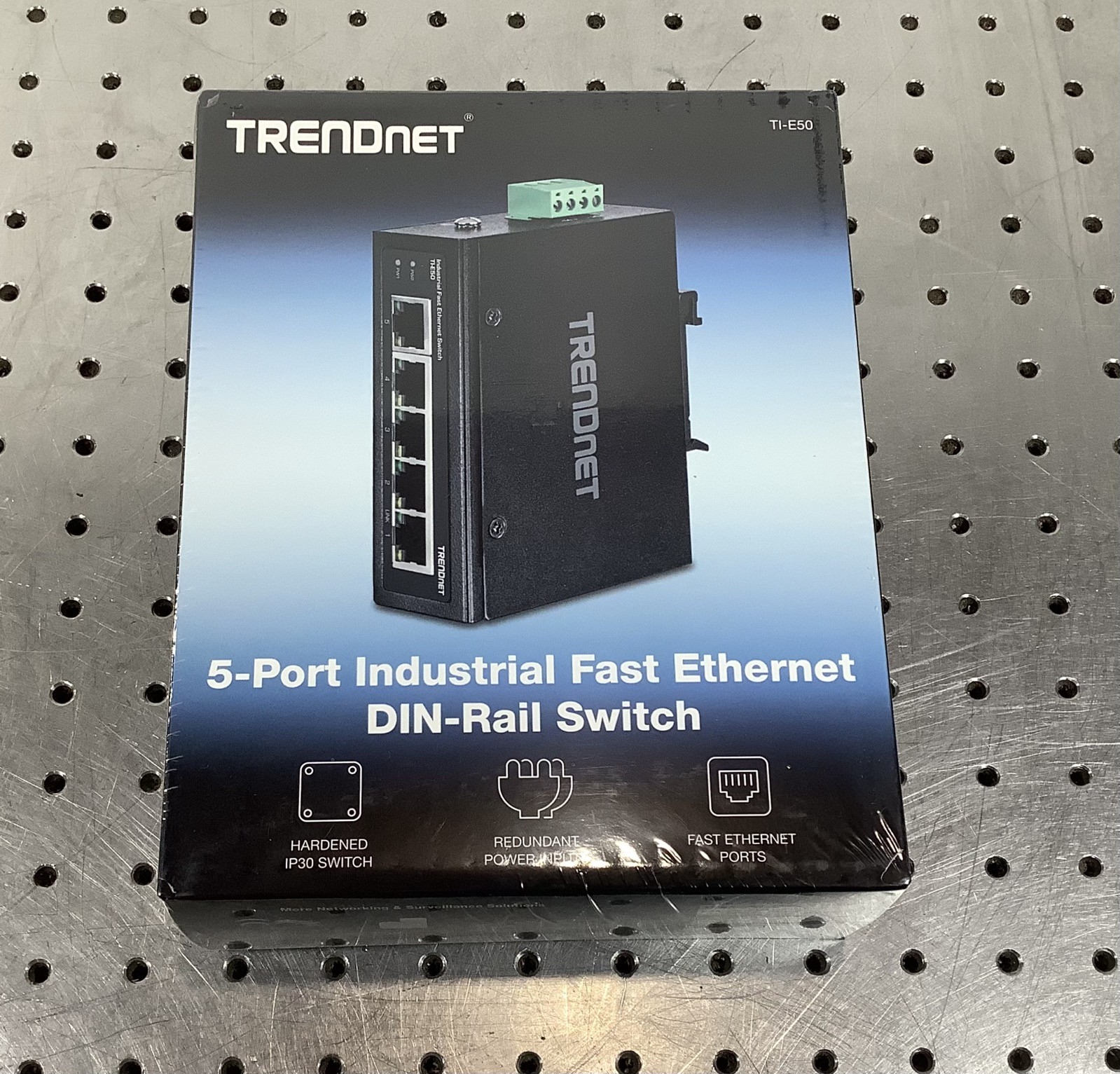 TRENDnet TI-E50 5-Port Industrial Fast Ethernet DIN-Rail Switch