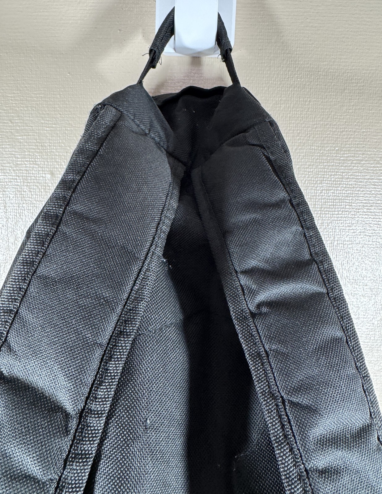 🍀 Black "Smell Proof" Backpack with Padded Straps & Front Zipper Pocket