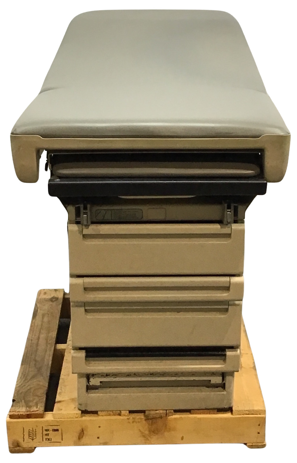 MIDMARK 404 EXAMINATION TABLE !