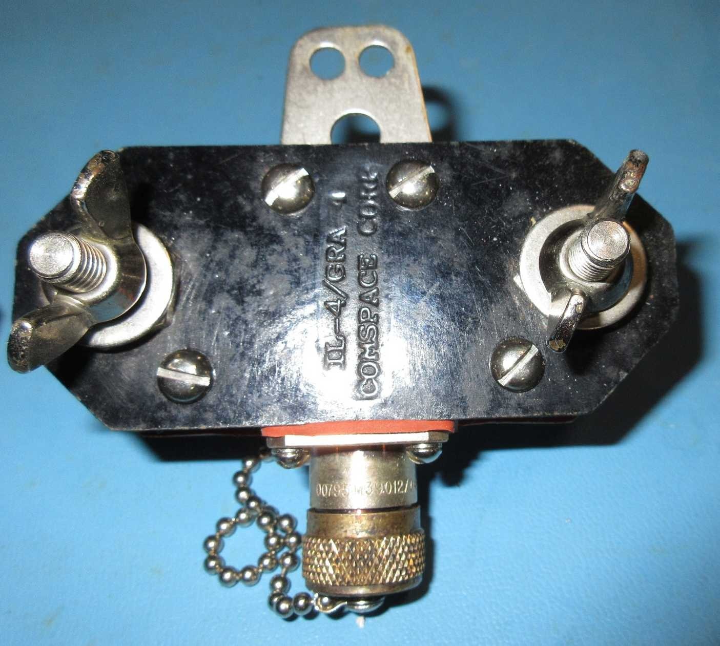 Comspace Corp IL-4/GRA-4 Center Insulator For Dipole