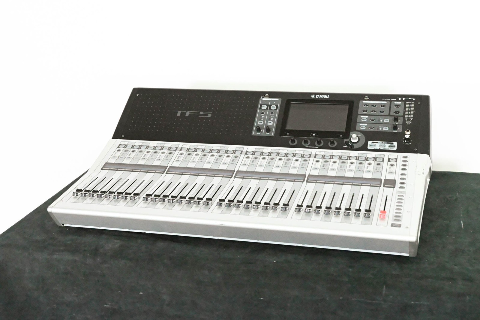 Yamaha TF5 32-Input Digital Mixing Console CG014BJ