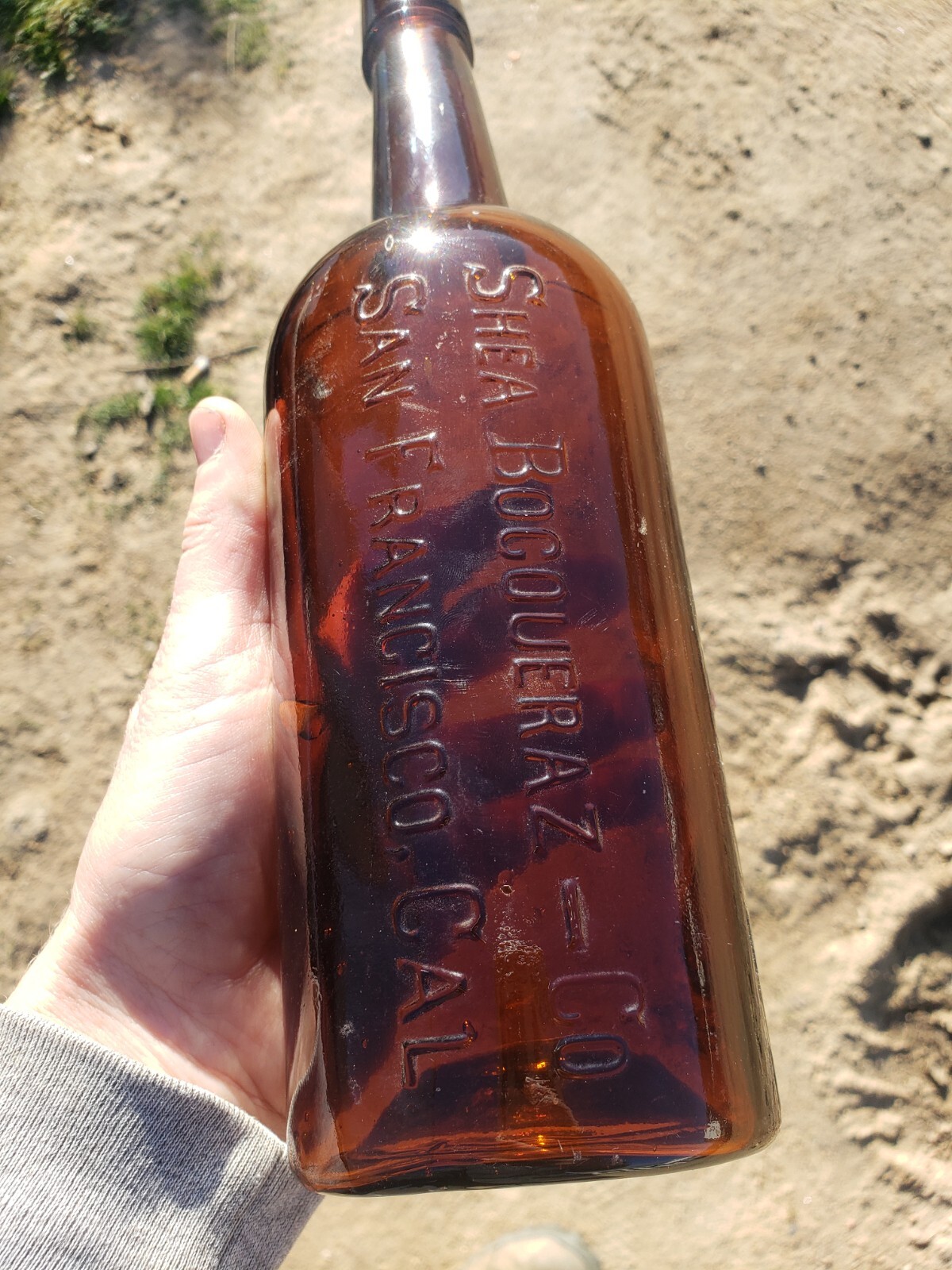 Antique Shea Bogoueraz-Co San Francisco. Cal Dark amber glass bottle 1885-1919