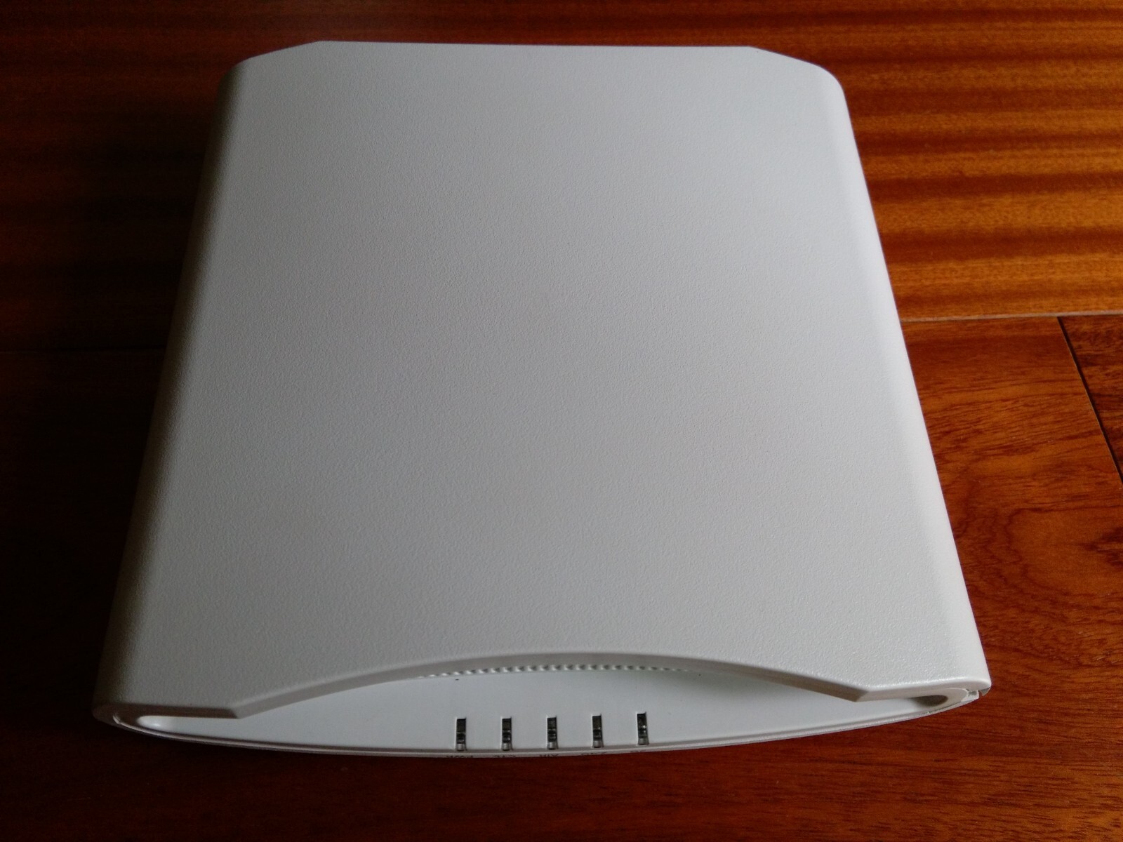 Ruckus R710 Indoor 802.11ac Wave 2 4x4:4 Wi-Fi Access Point