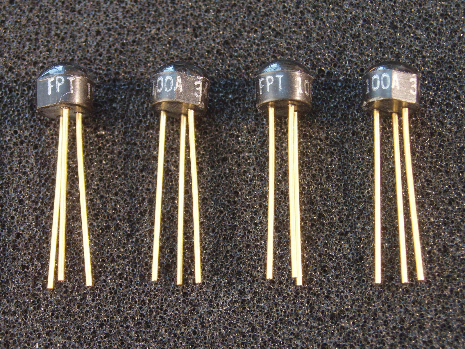 Qty 4: "Dome Top" Fairchild FPT100A Photo Transistor Gold NOS Top Quality