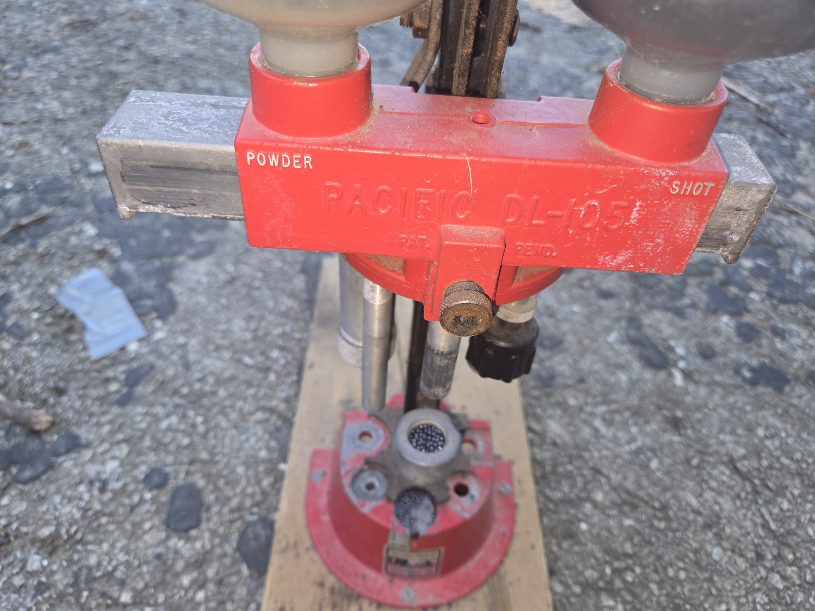 Vintage Pacific Tool Company DL-105 Shotgun Shell Reloader