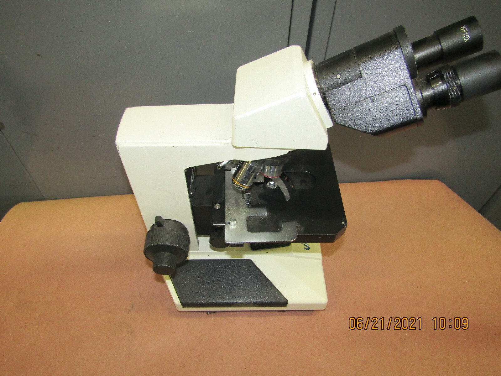 VWR Vista Vision Stereo Microscope 4x 10x 40x 100x  Objectives 530