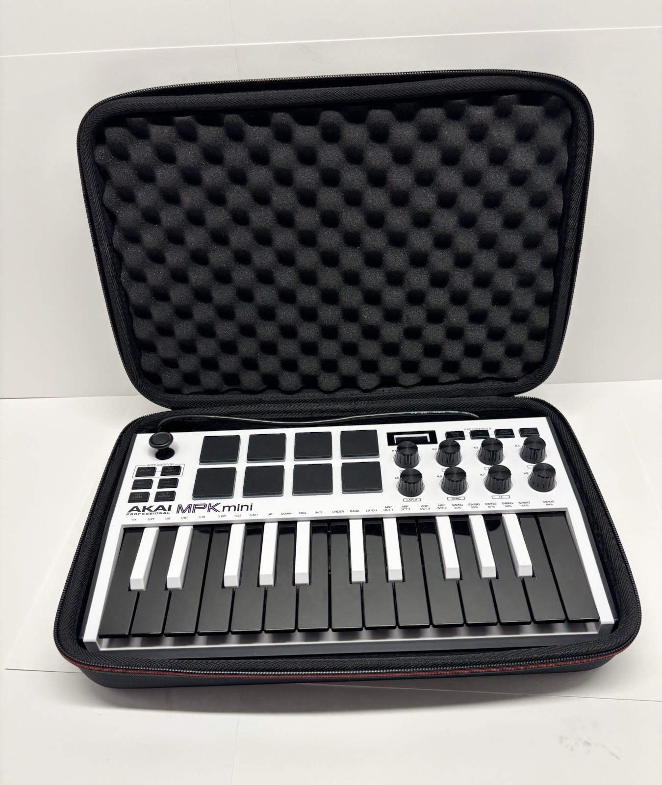 AKAI Professional MPK Mini Limited Edition White MIDI Keyboard Controller