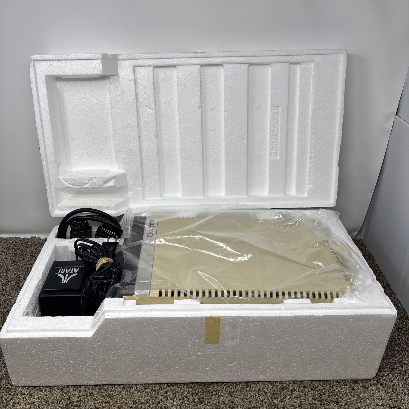 Atari 1050 Floppy Disk Drive Tested With All Cables Power And Data SIO In Box