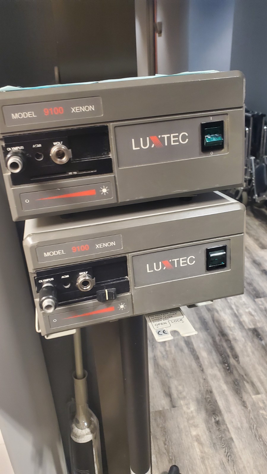 LUXTEC Model 9100 Xenon Light Source-FOR PARTS ONLY
