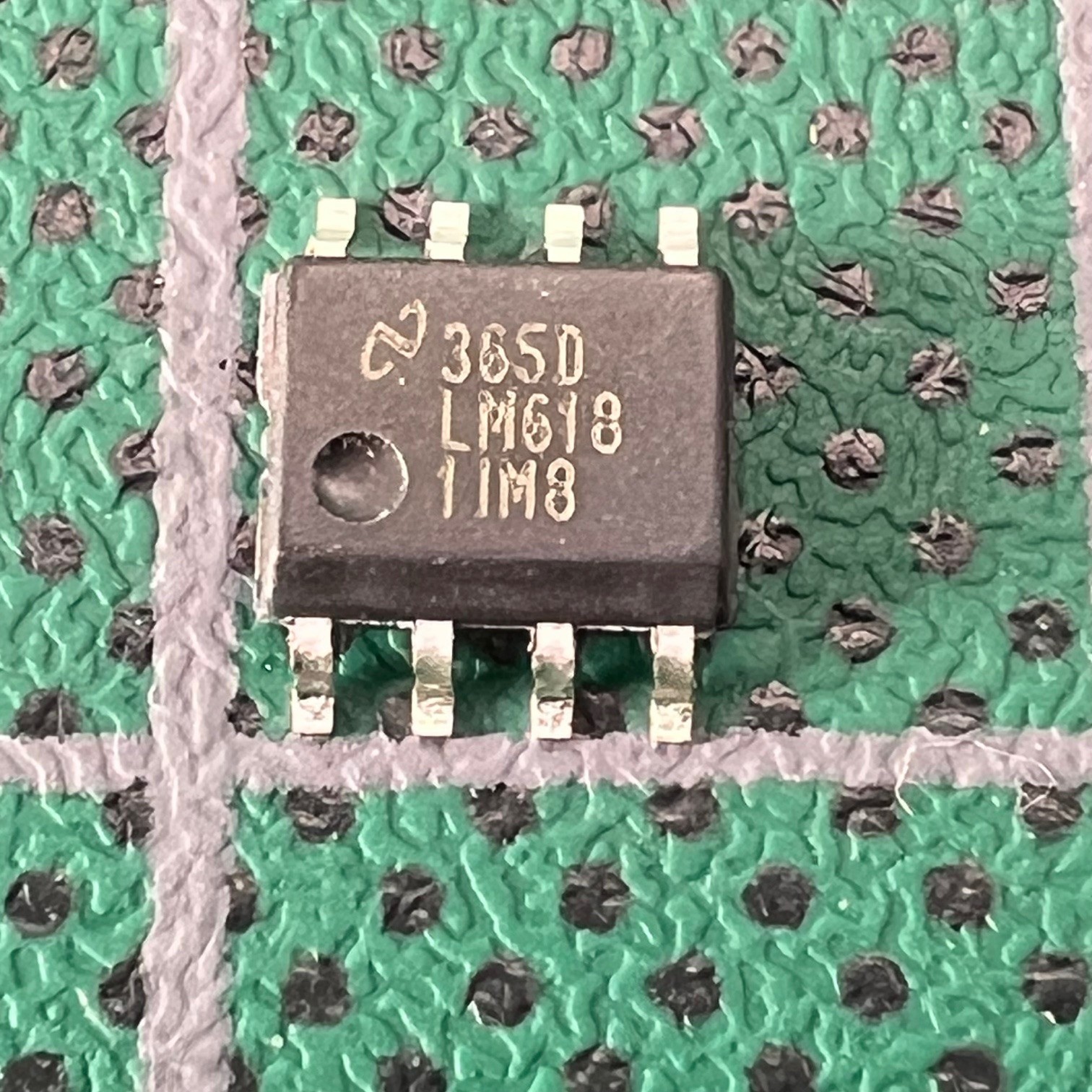 LM6181IMX-8/NOPB NSC / TI Current Feedback Amplifier 100mA 100MHz SOIC / 5 pcs.