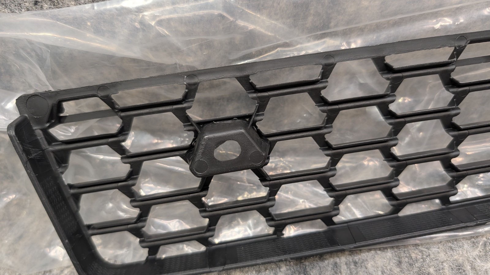 Lower Mesh Grille Insert for 2018-2021 Freightliner Cascadia - Black 🔥New🔥