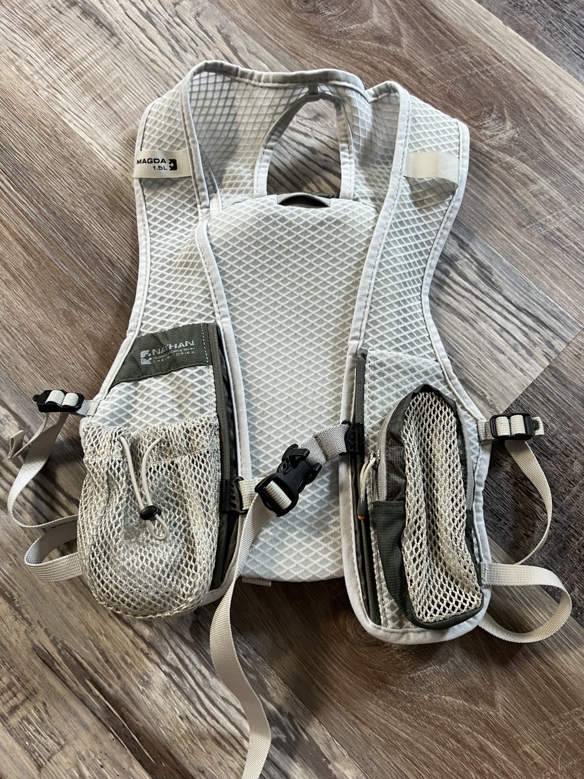 Nathan HPL 008 Race Vest Magda 1.5L Hydration Backpack Gray