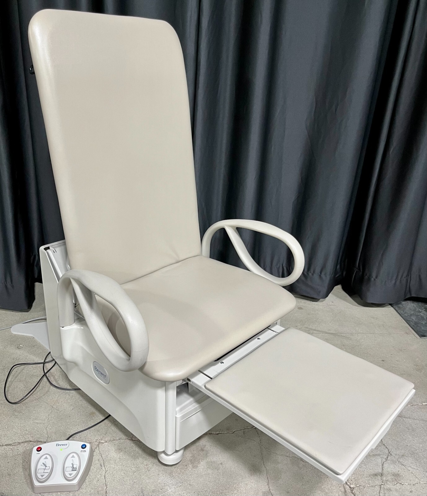 Brewer 5801 FLEX Access High-Low Exam Table