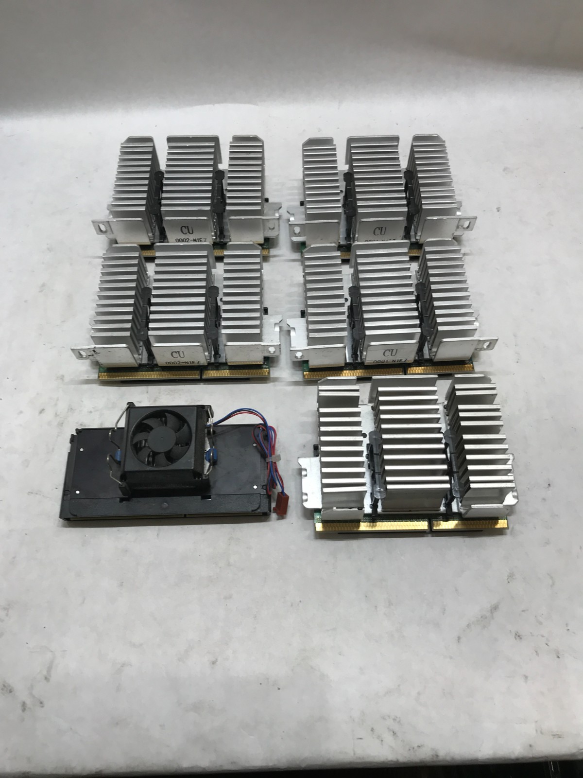 Lot of 6 Mixed Intel Pentium III/ Pentium II W/ Heatsink UNTESTED AS IS!!!! - DW