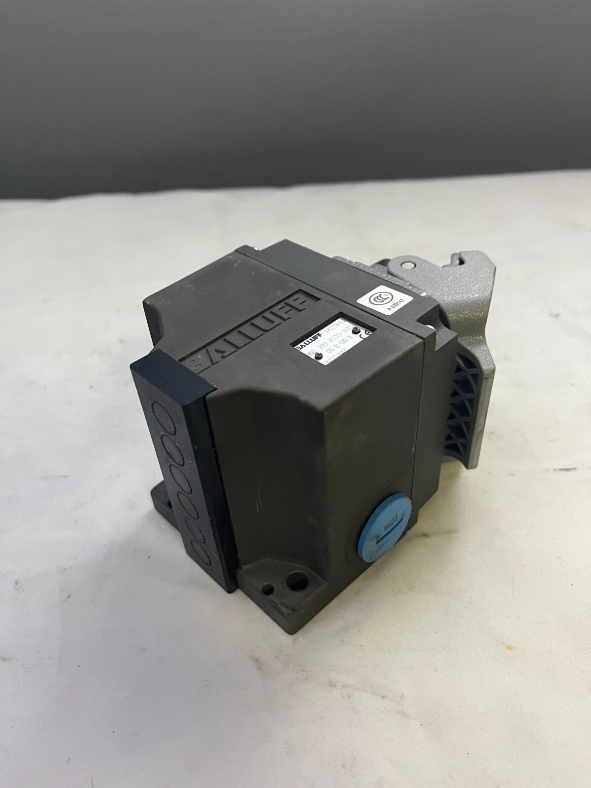 BALLUFF BNS 816-X630-B06-00-12-610-11 ATTACHED PART CONNECTOR, INDUCTI #206212