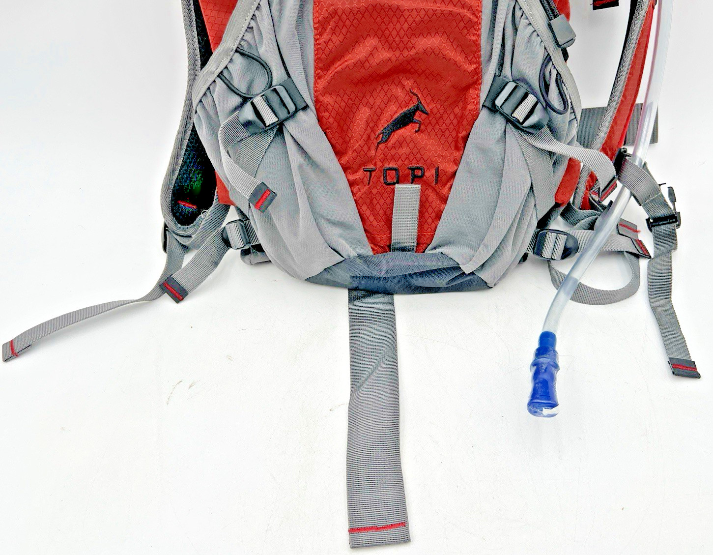 TOPI RIO HYDRATION PACK BACKPACK HIKING, CAMPING, ETC WITH BLADDER