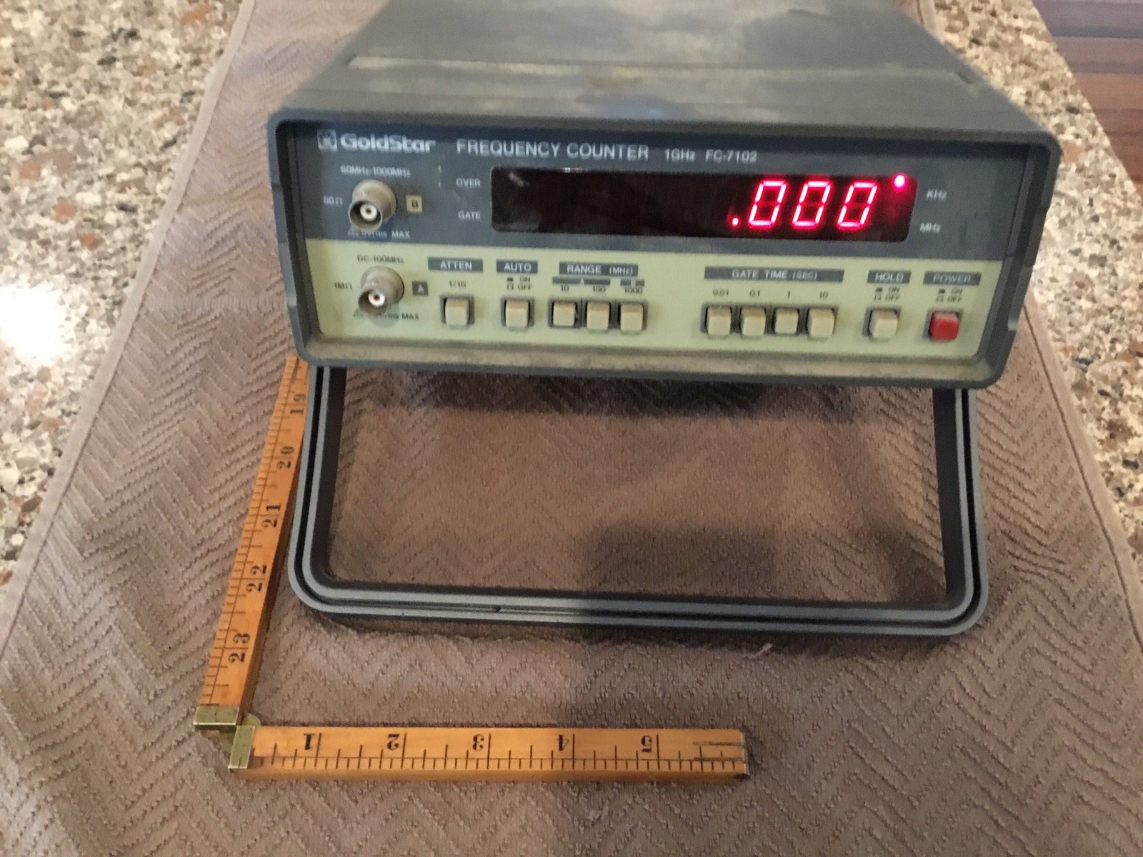 One GoldStar FC-7102 Frequency Counter Vintage Lab Test Equipment Powers On