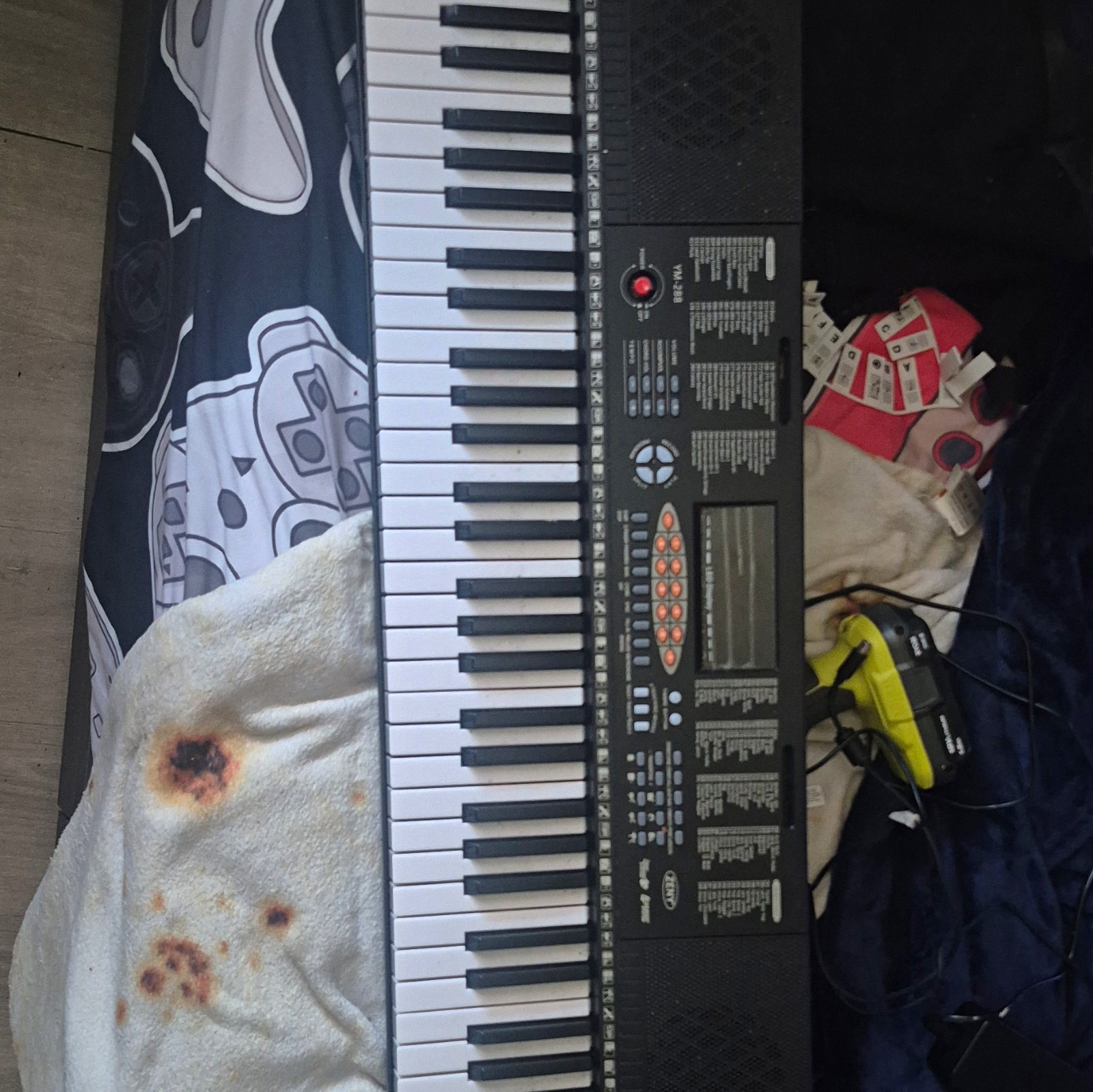 ZENY YM-288 61-Key Full Size Electronic Keyboard w/ LED Display, Black