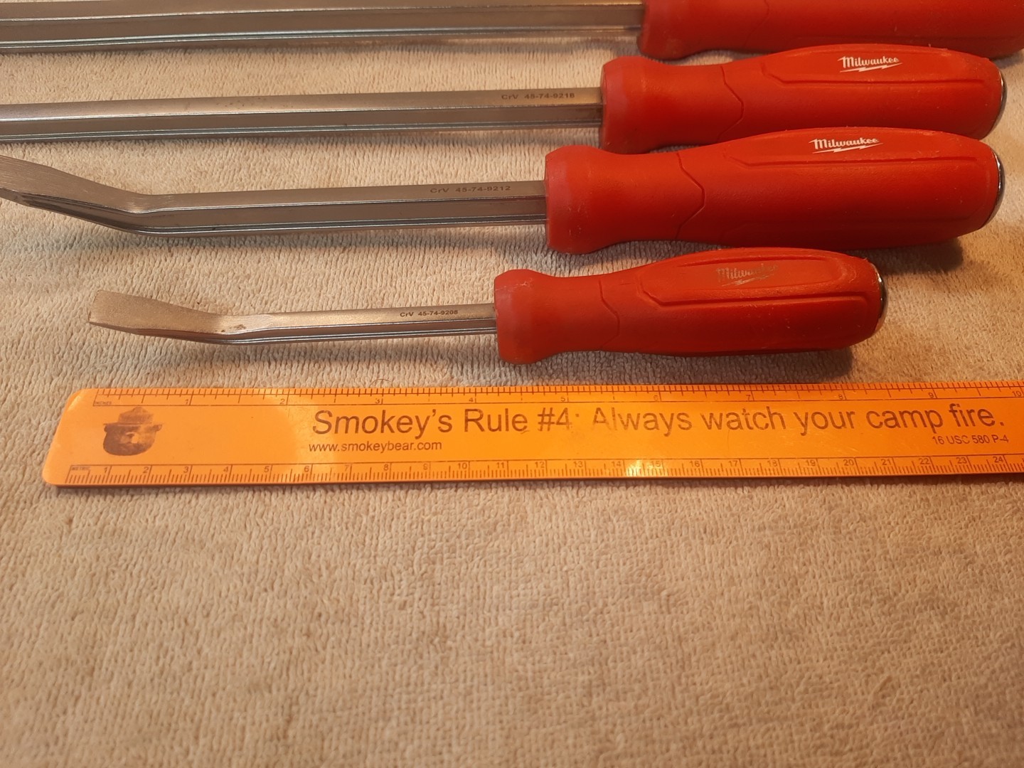 Milwaukee Tool 48-22-9214 4 Pc. Pry Bar Set