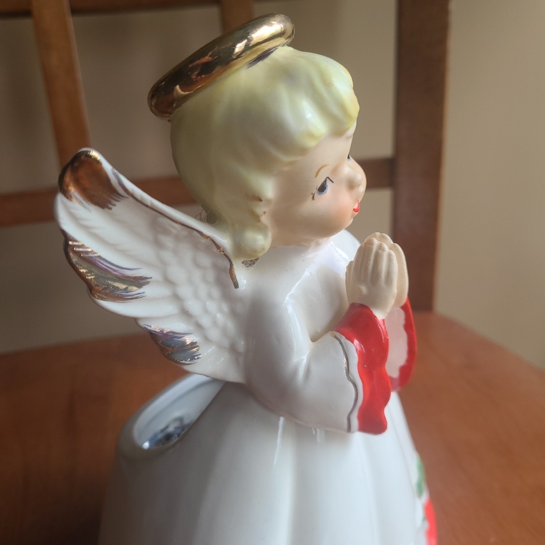 Norcrest Japan Christmas Angel Planter Vase X-178 Holly Leaves Praying Hands 7"