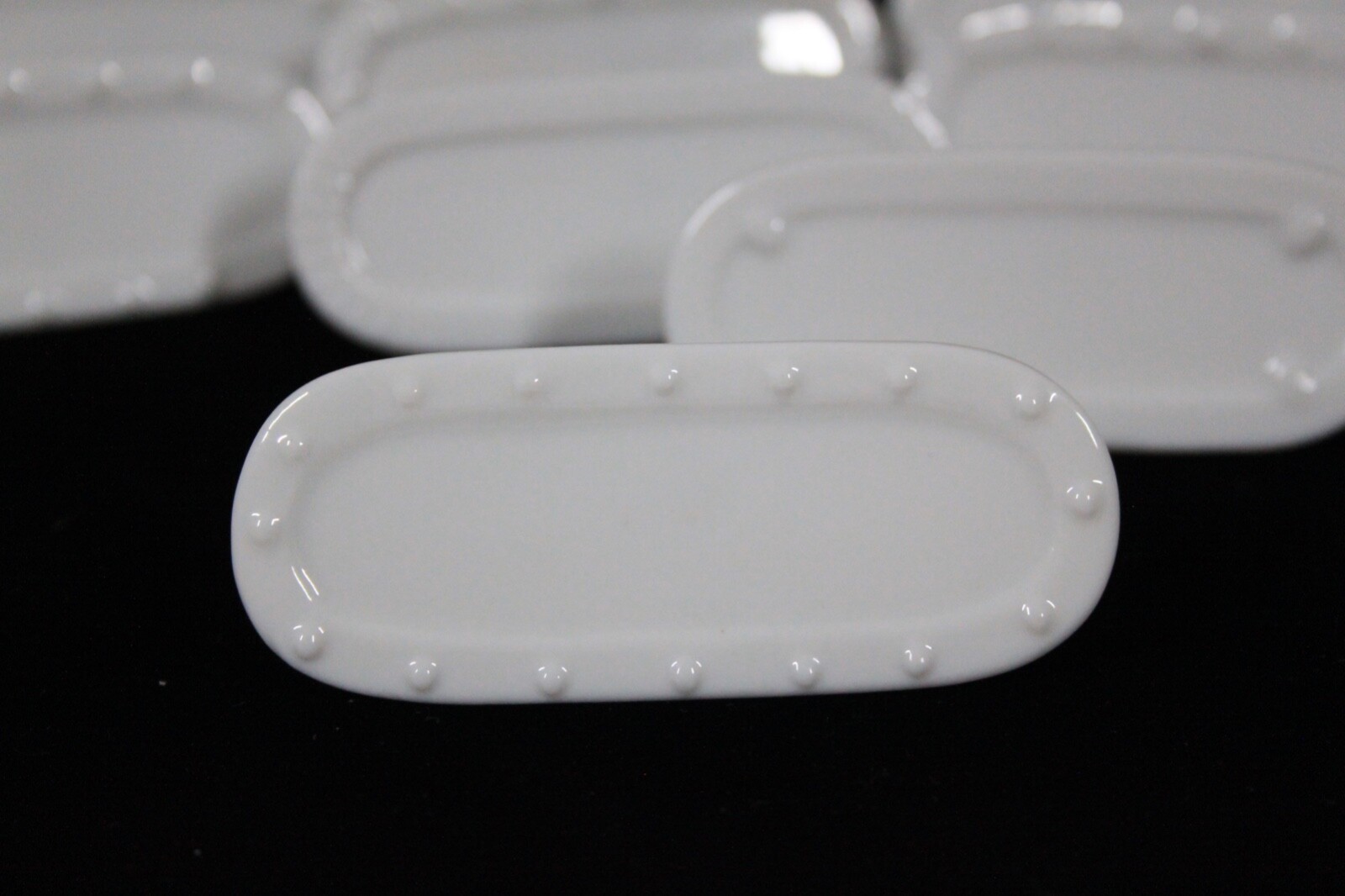 RARE! WHITE SET OF 8 PORCELAIN FRAMED OVAL ERASABLE NAME TAGS 4 5/8" LONG NEW