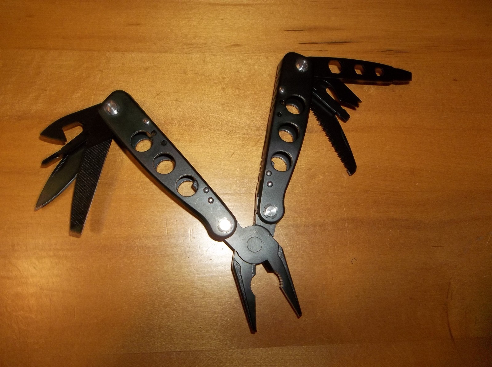 Smith & Wesson Black Multi Tool With Belt Pouch