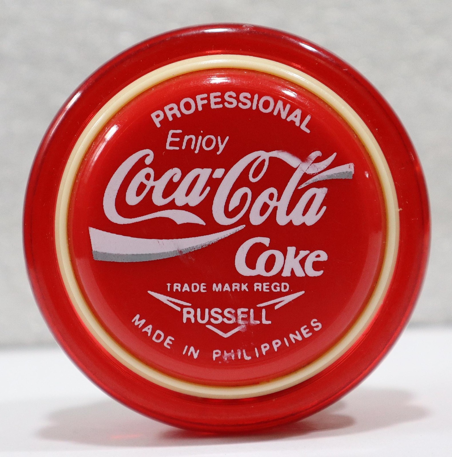 Philippines Coca Cola PROFESSIONAL Fiberglass Rim Red / White RUSSELL Yo-Yo