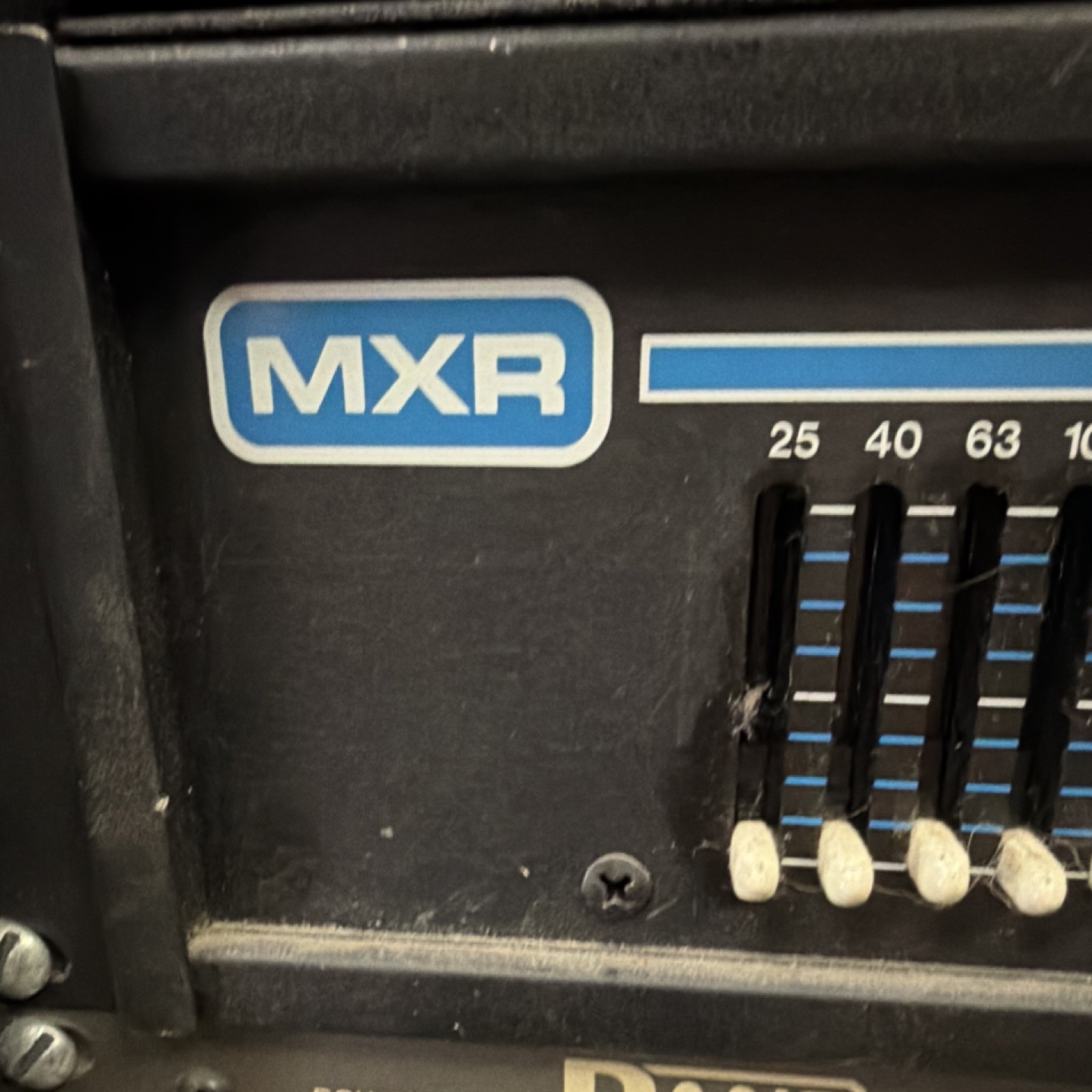 MXR Dual 2/3 Octave EQ Model 171 Rack Equalizer, 2-Ch, Graphic, 25Hz–16kHz, TRS