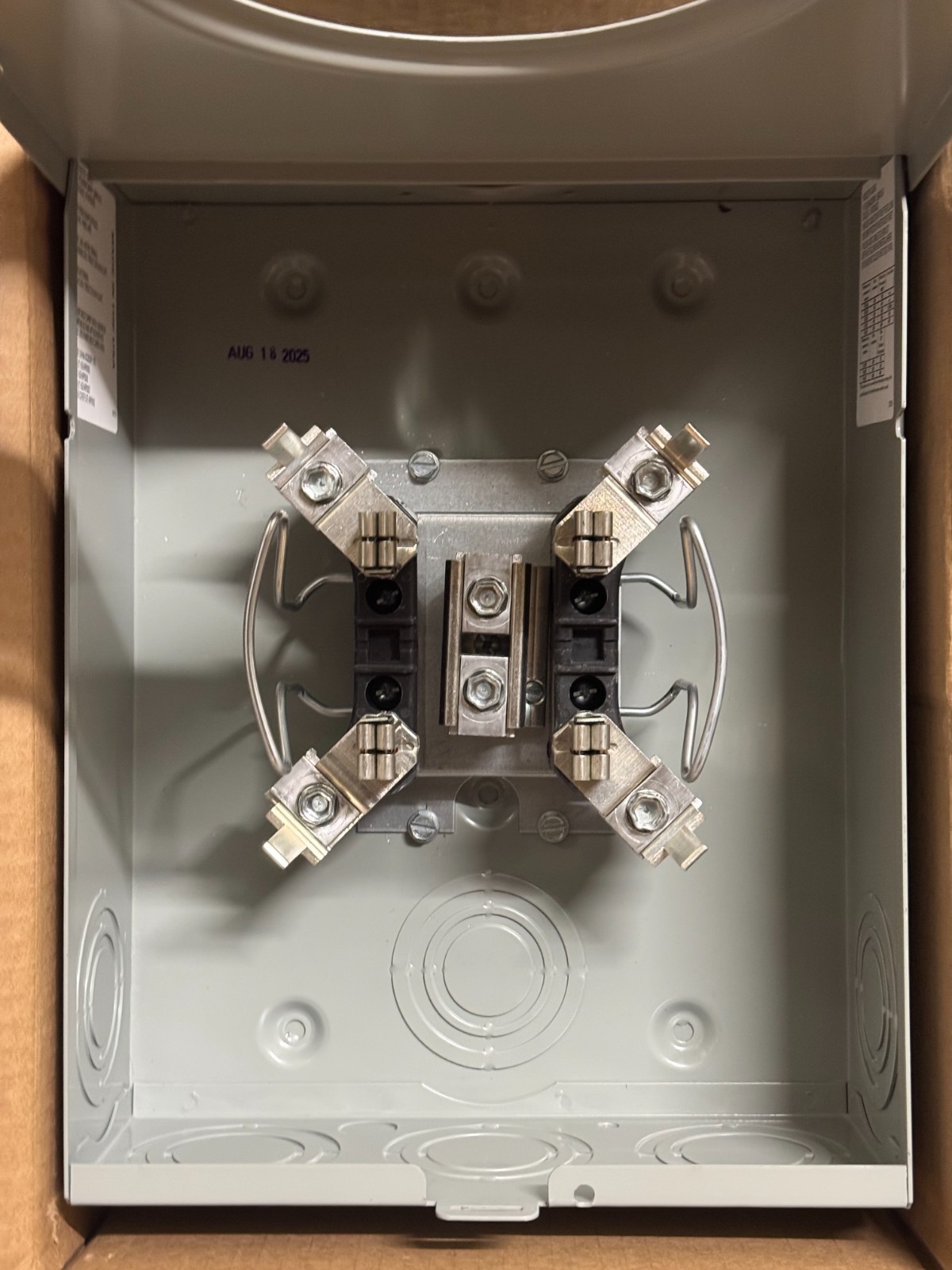Square D UHTRS212B 200A Ringless Bypass Overhead or Underground Meter Socket