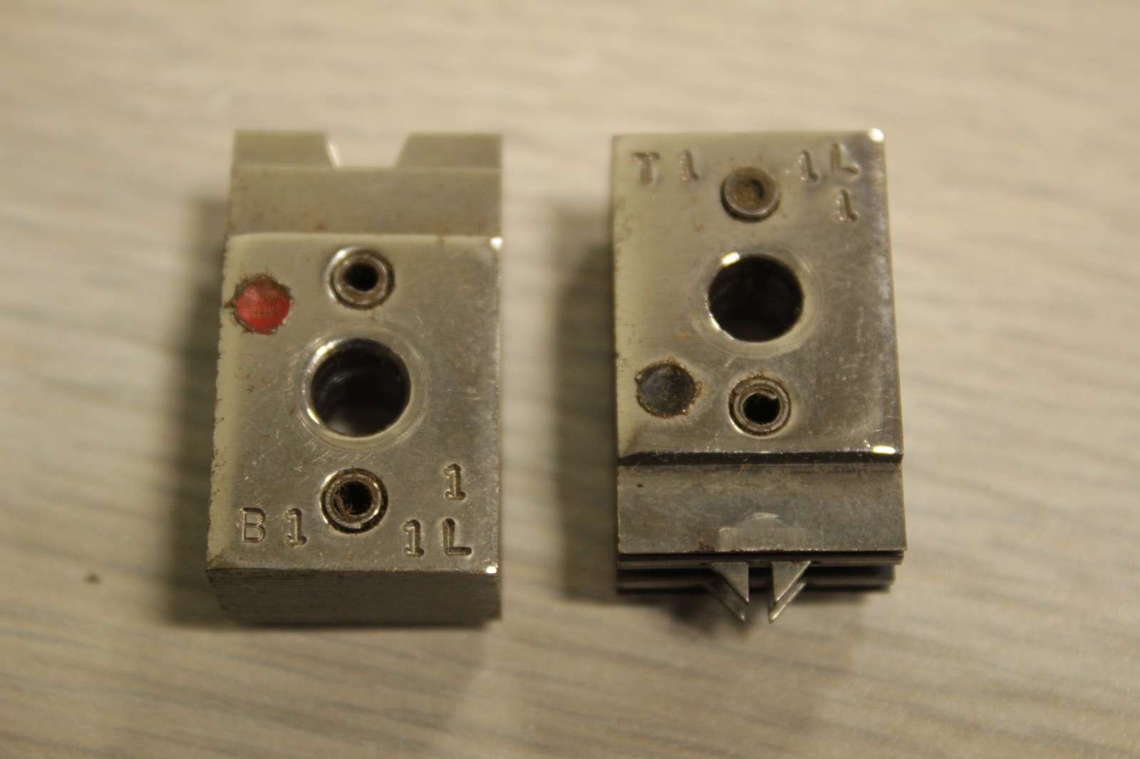 GPD 905-1L1 Cut-bend, TO92 Spreads outside, center lead .100 out