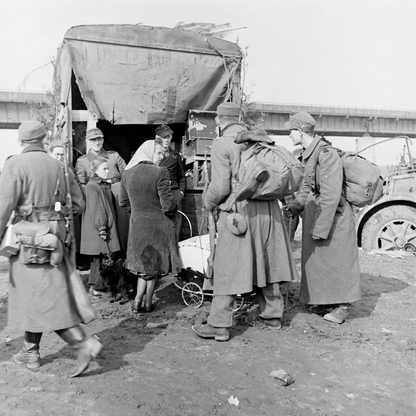 WW2 WWII Photo World War Two German Soldiers Prepare for Surrender Germany  2765