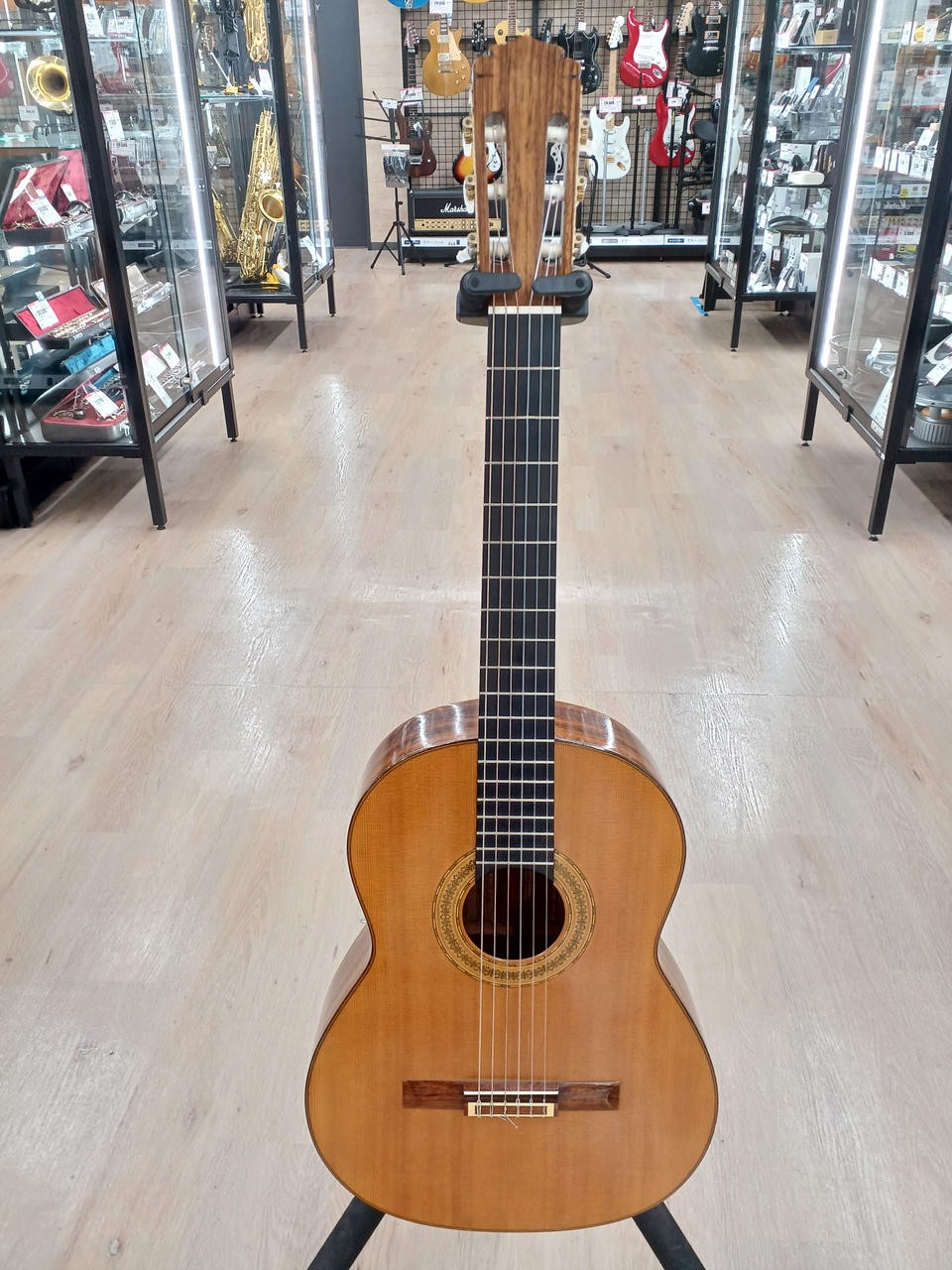 SHUNPEI NISHINO NO.8 Gut Guitar