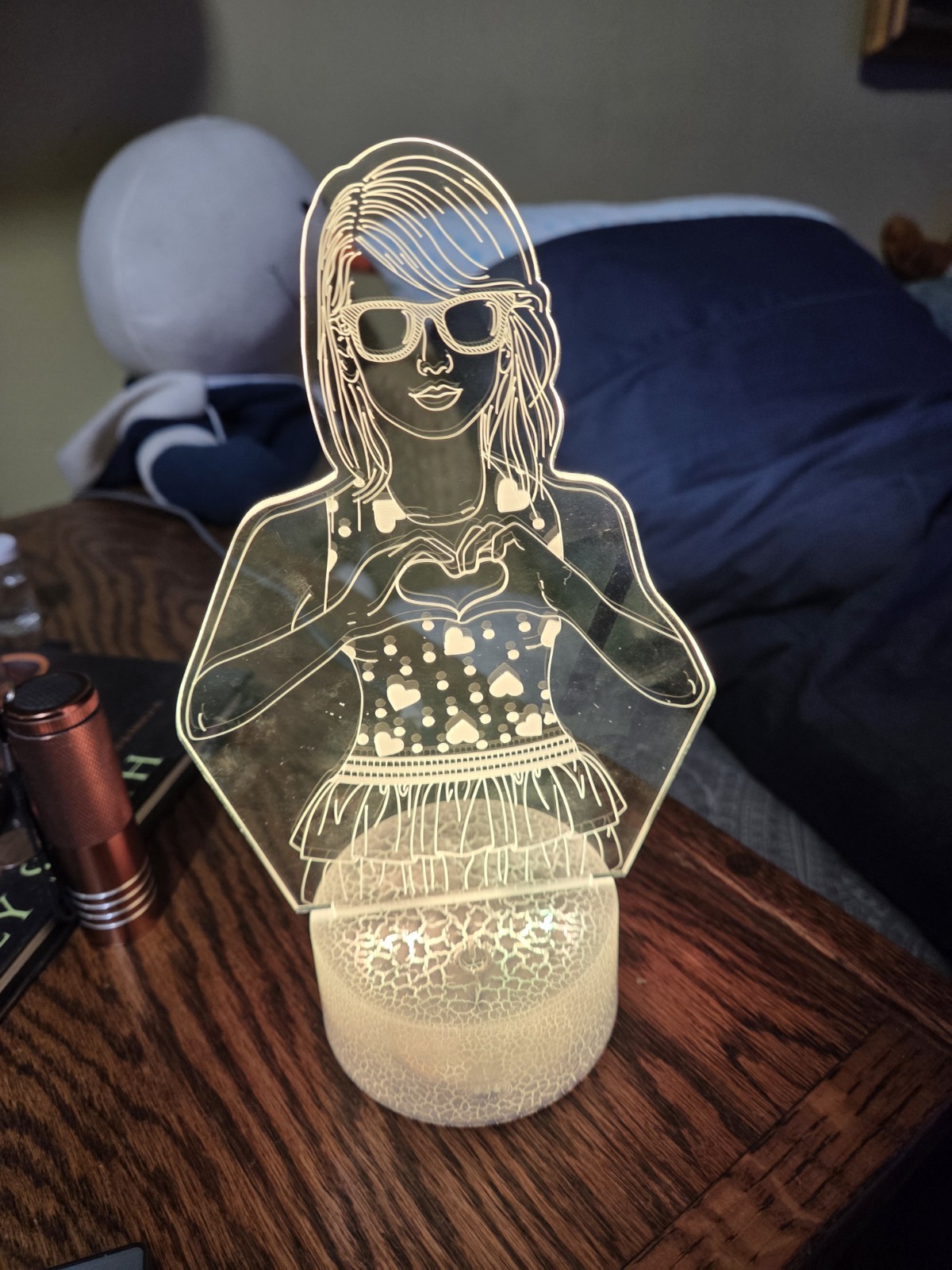 Heart Hands Girl Mood Light Multi Color With Remote New In Box