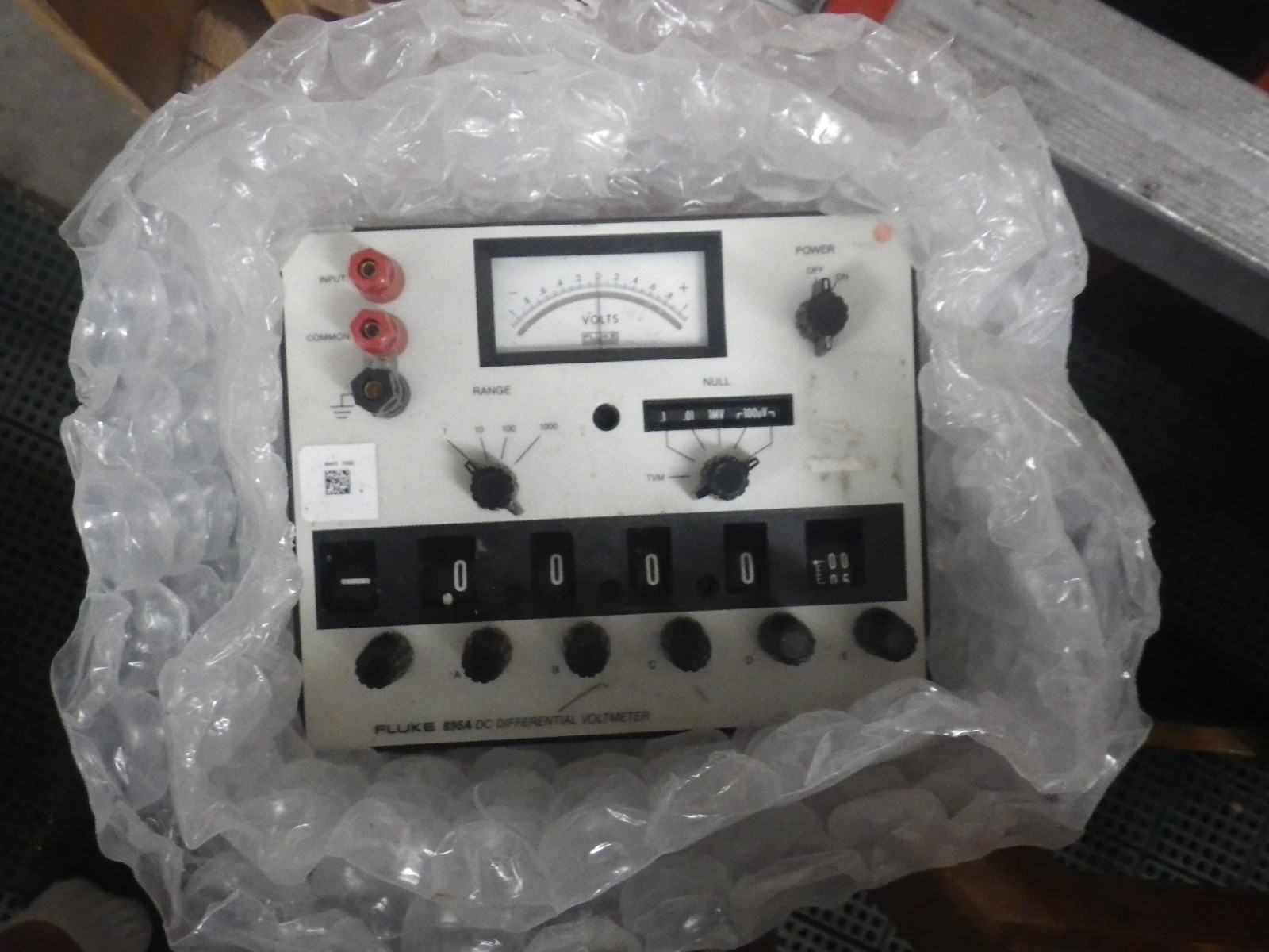 Fluke 895A DC Benchtop Differential Electrical Voltmeter 1-1000 TVM Multi-Range