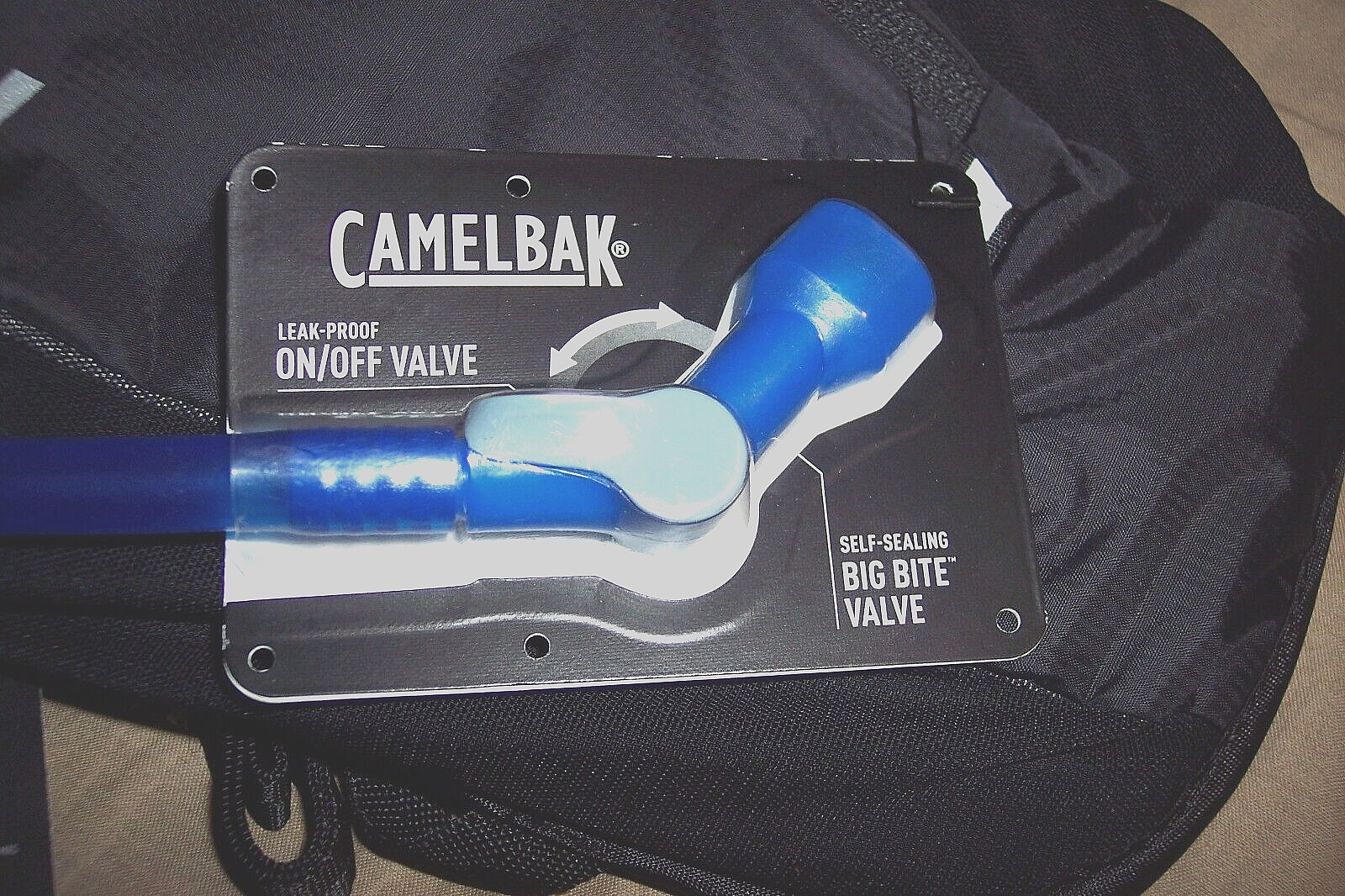 Hydration Pack Camelbak Rogue 2L Light Back Pack Water Canteen Hiking Camel Back