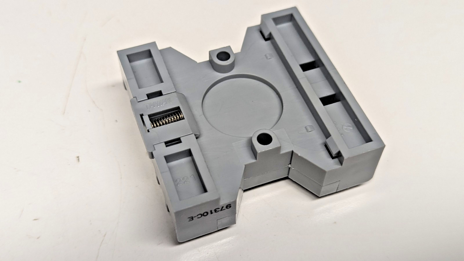 New Furnas 11-Pin DIN-Rail Relay Socket Base, 9730C-E