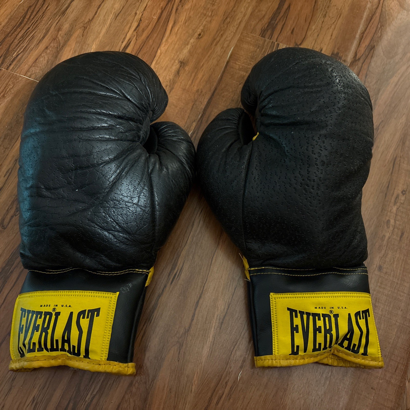 Vintage Everlast 12oz Leather Boxing Gloves Made in USA Lace Up Black Yellow