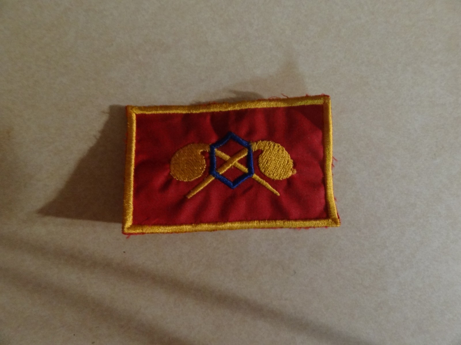 GENUINE US MILITARY INSIGNIA PATCH  US ARMY SEW ON UNSURE GERMAN MADE RED YELLOW