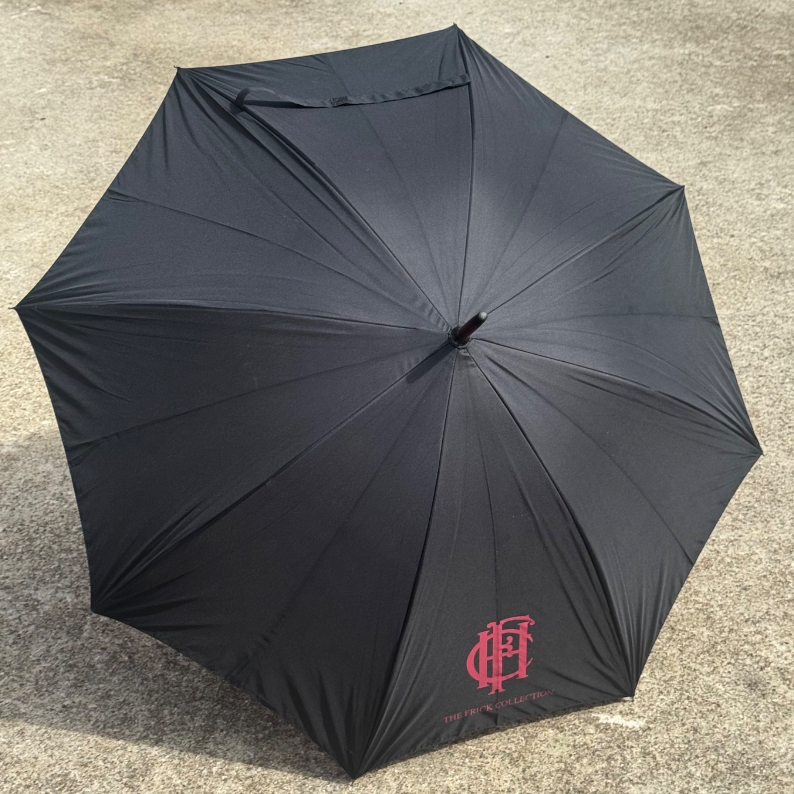 Vintage THE FRICK COLLECTION Museum NYC men's cane umbrella full size