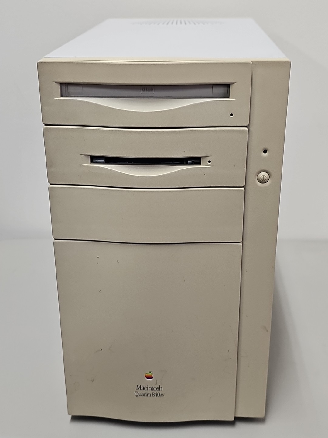 Macintosh Quadra 840av Vintage Apple Tower Computer - UNTESTED- PARTS OR REPAIR